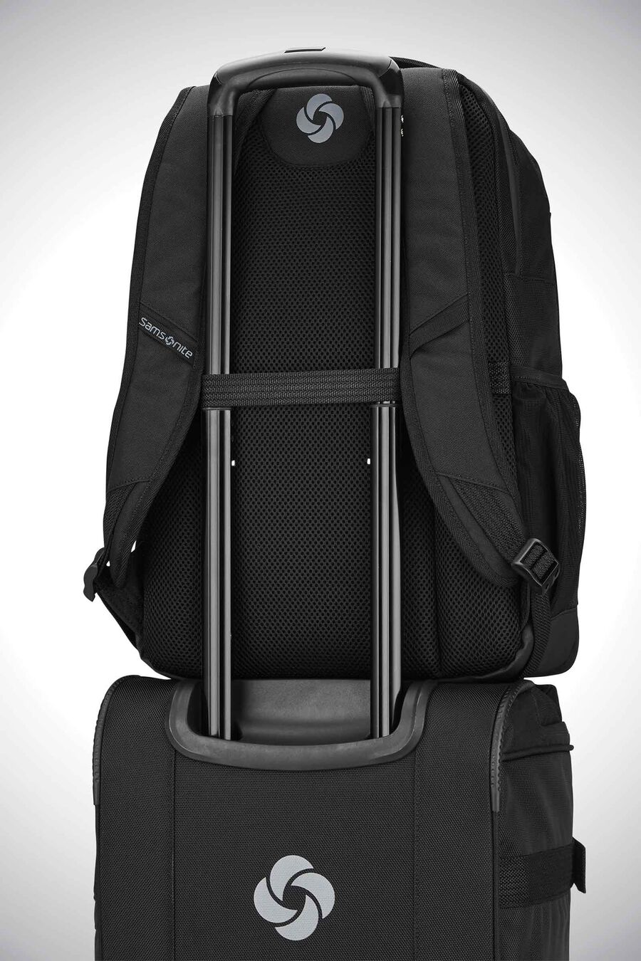 DETOUR 15.6'' LAPTOP TRAVEL CLAMSHELL OPENING BACKPACK