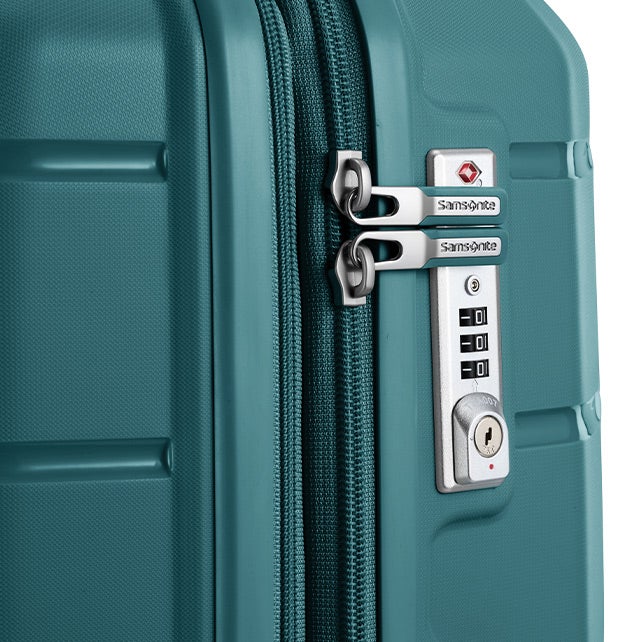 OC2LITE CHECK-IN EXTRA LARGE 81CM 4.55KG SUITCASE EXPANDABLE