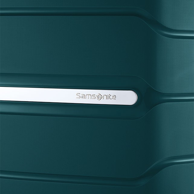 OC2LITE CHECK-IN EXTRA LARGE 81CM 4.55KG SUITCASE EXPANDABLE