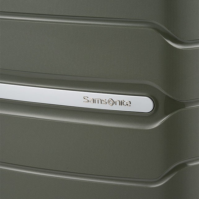 OC2LITE CHECK-IN LARGE 75CM 4.1KG SUITCASE EXPANDABLE