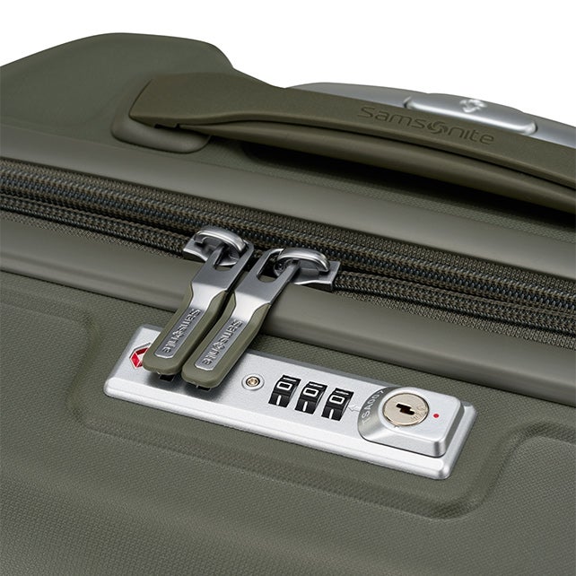 OC2LITE CARRY-ON SMALL 55CM 2.6KG SUITCASE EXPANDABLE