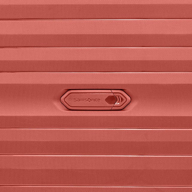 OCTOLITE NEO SUITCASE 81CM EXPANDABLE EXTRA LARGE