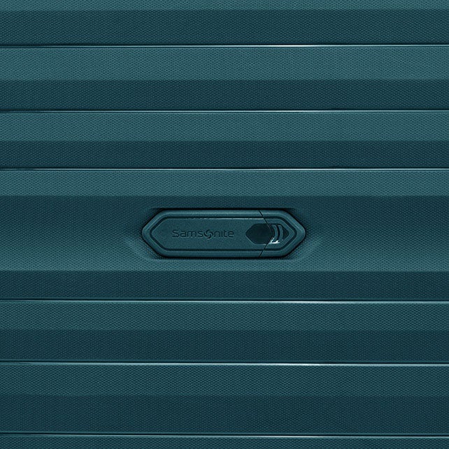 OCTOLITE NEO SUITCASE 75CM EXPANDABLE